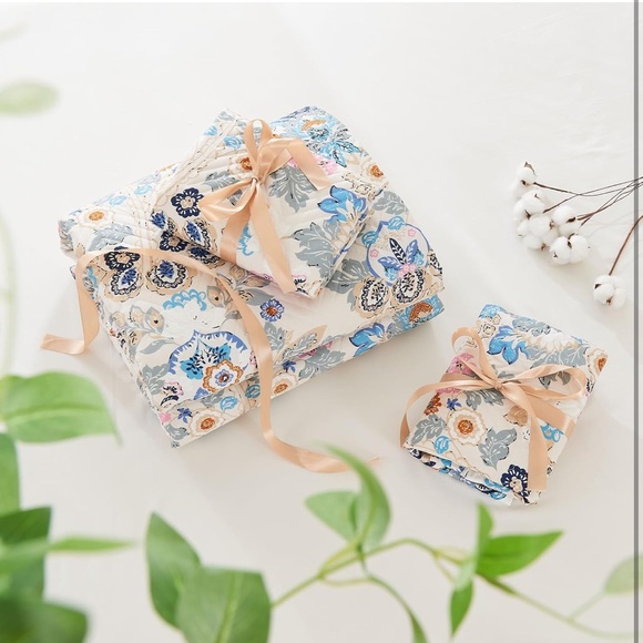 Floral Patterned Quilt Set - Picture 3 of 9